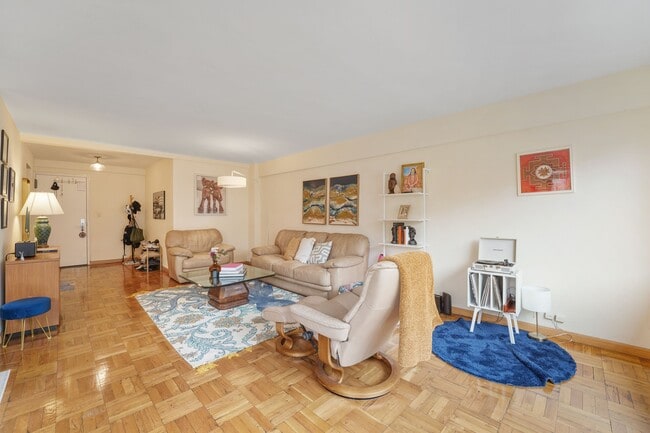 Foto del edificio - 420 E 64th St