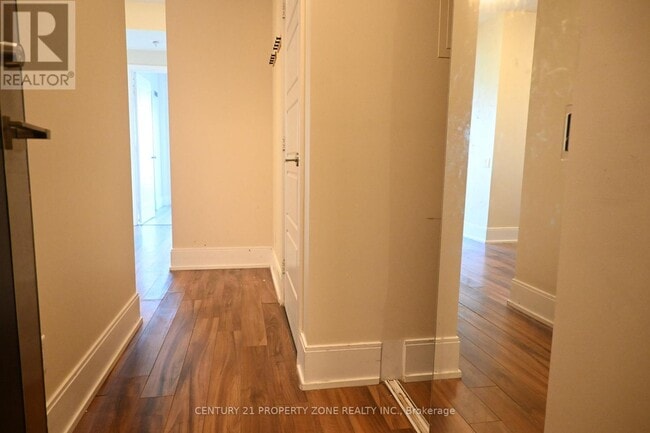 Building Photo - 15 Viking Ln