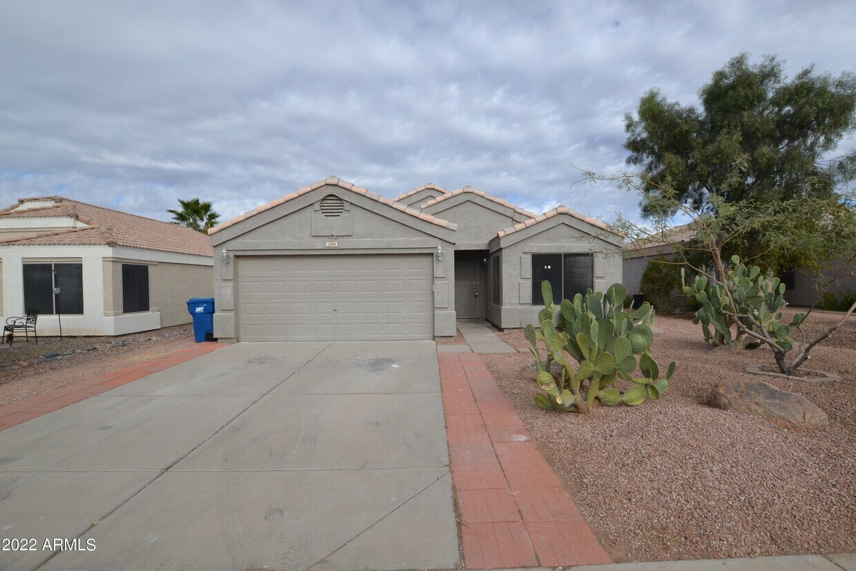 1294 W Mesquite Ave, Apache Junction, AZ 85120 House Rental in Apache