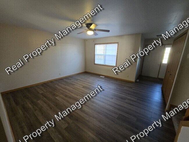 Foto del edificio - Updated 3 Bedroom Townhome