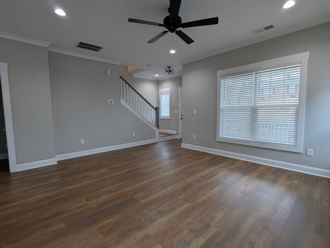 Building Photo - 568 Lowndes Hill Rd