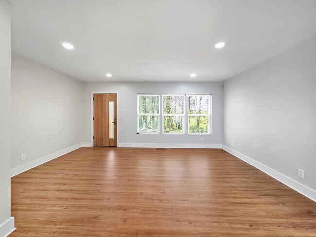 Foto del edificio - COMING SOON! Gorgeous 3 Bedroom 2 Bath ranch in Venetian Hills