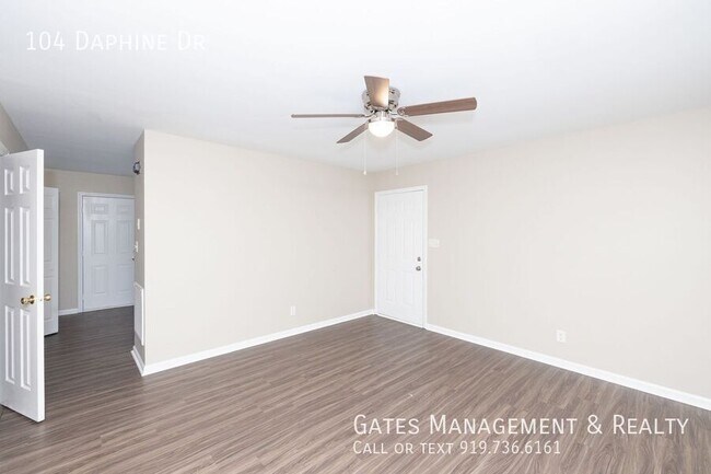 Foto del edificio - 104 Daphine Dr