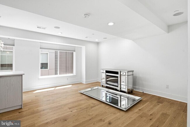 Foto del edificio - 1329 N 17th St