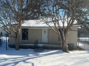 Building Photo - 1107 Gum St