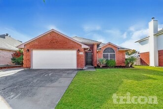 Building Photo - 3912 Cannonwood Dr