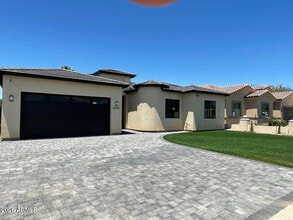 Building Photo - 6824 N 14th St