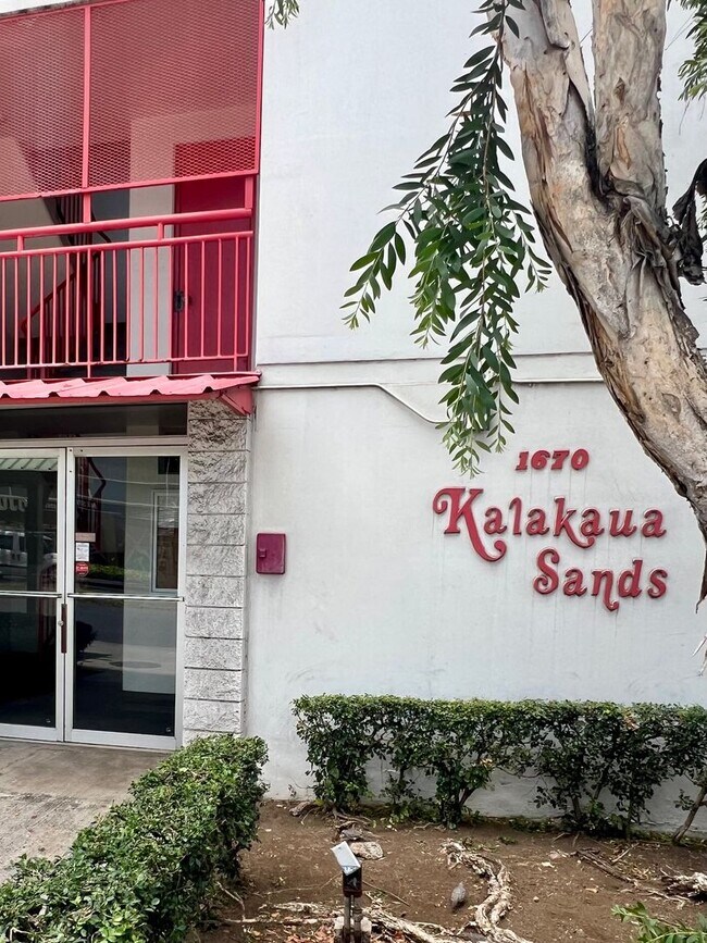 Building Photo - 1670 Kalakaua Ave