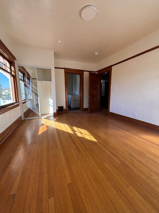 Photo - 2618 Kenwood Ave (Los Angeles, CA)