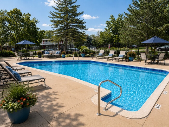Pool - Timber Ridge Apartments