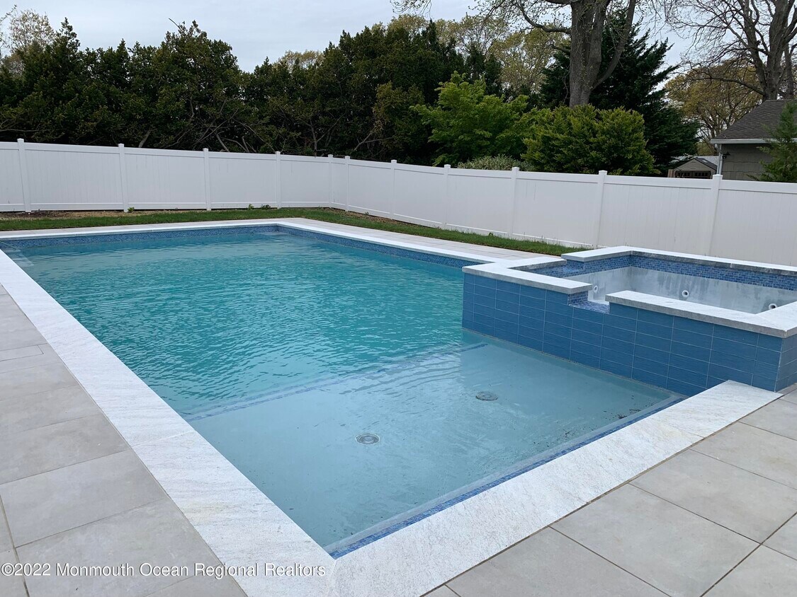 Foto principal - 46 Heath Ave