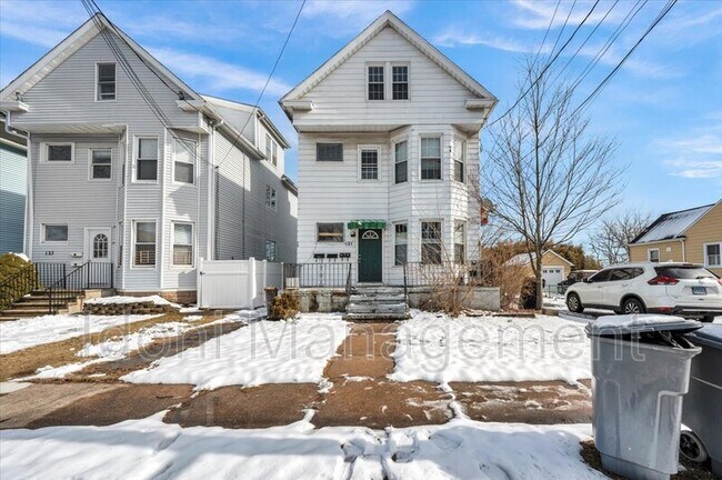 Building Photo - 121 2nd Ave