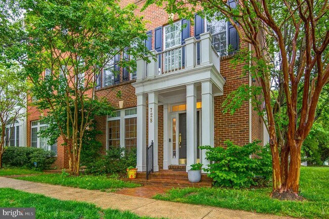 Foto del edificio - 728 Ridgemont Ave