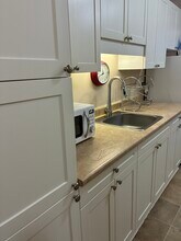 Building Photo - 37 Moira St E