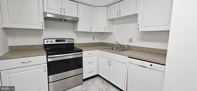 Building Photo - 104 Timber Creek Rd