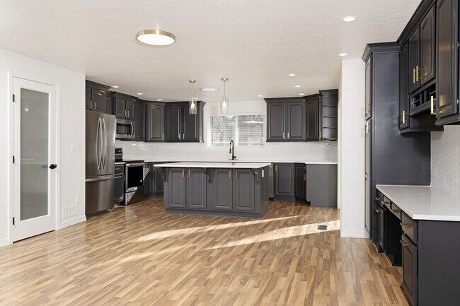 Building Photo - 3131 E Stone Point Dr