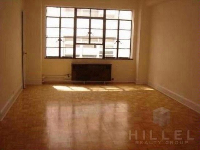 Foto del edificio - 307-310 E 44th St
