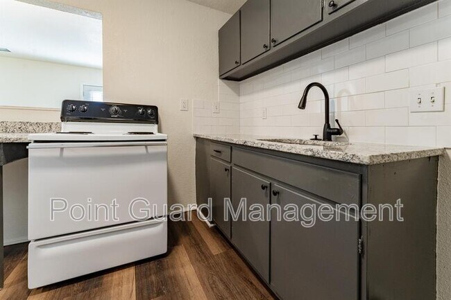 Building Photo - 1508 Oxford Pl