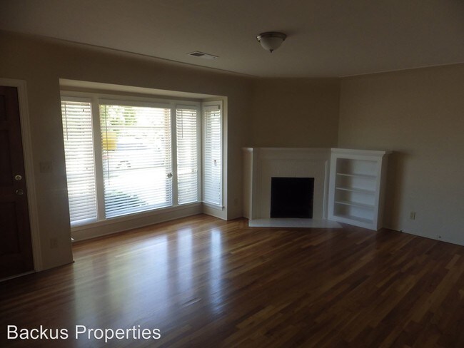 Building Photo - 3 br, 2 bath House - 617 Park St