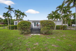 Building Photo - 1320 B Rd