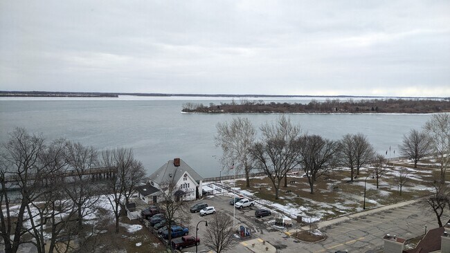 Vista del río Gross Ile, Canadá, desde la sala de estar. - 20 Chestnut St
