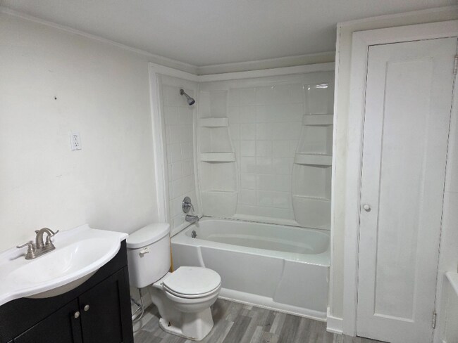 Foto del edificio - 441 Rutherford Ave