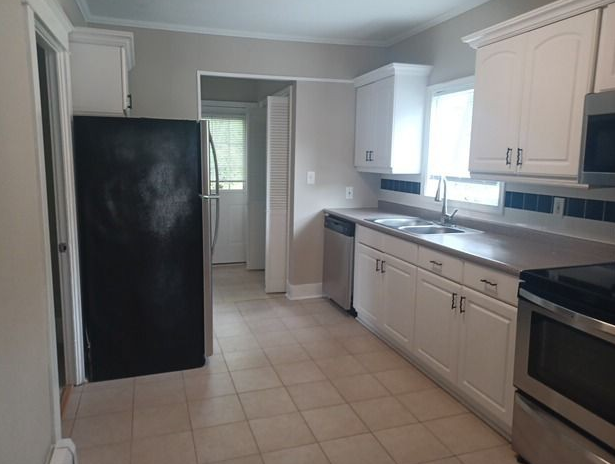 Building Photo - NOW AVAILABLE! - 29 ALPINE DRIVE, LAKE HOP...