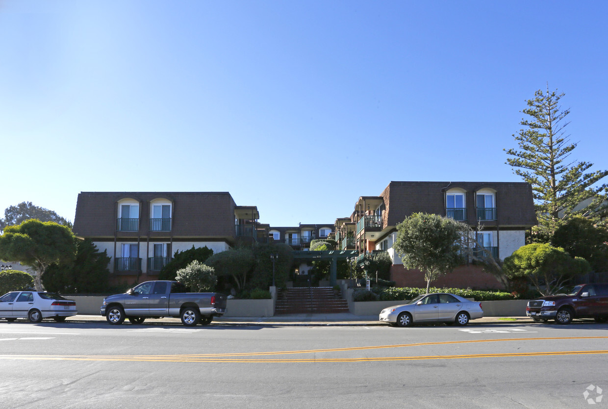 Foto del edificio - The Chateau Apartments