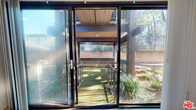 Foto del edificio - 7777 W 91st St