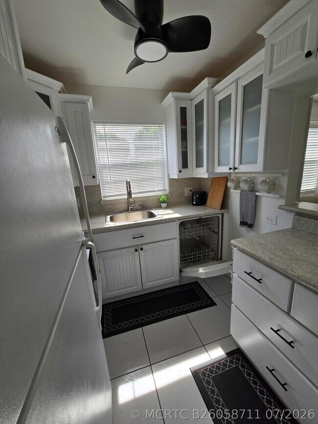 Building Photo - 477 Tilford S