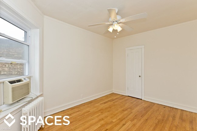 Foto del edificio - 1 br, 1 bath  - 5430 N Kimball Ave 2E