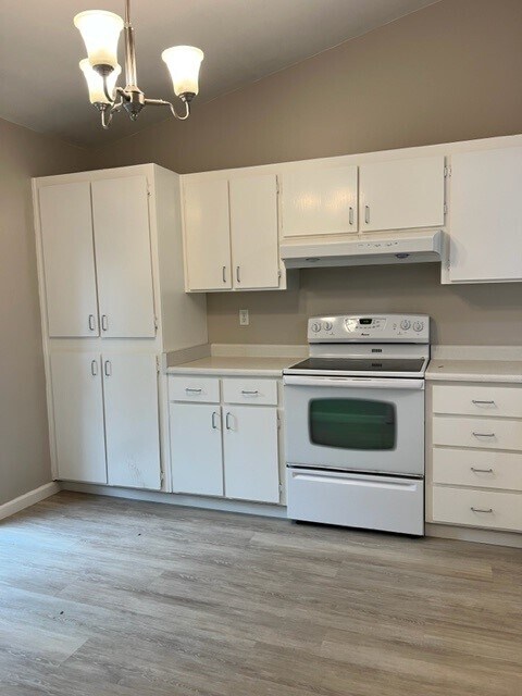 Foto del edificio - 1632 Ashwood Dr