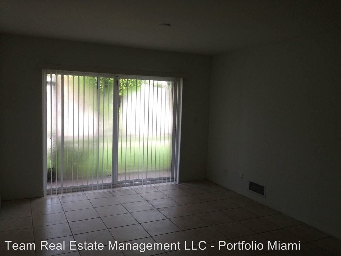 Building Photo - 2824 NW 55th Ave