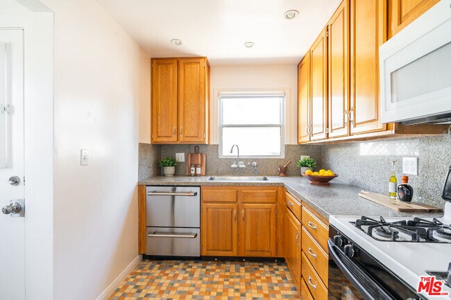 Foto del edificio - 1709 E 60th St