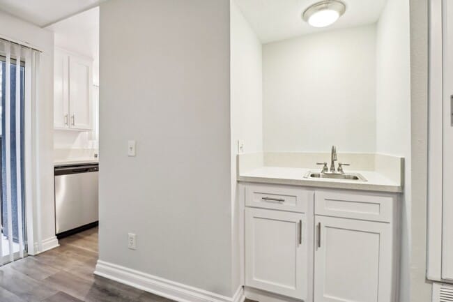 Interior Photo - 14056 Valleyheart