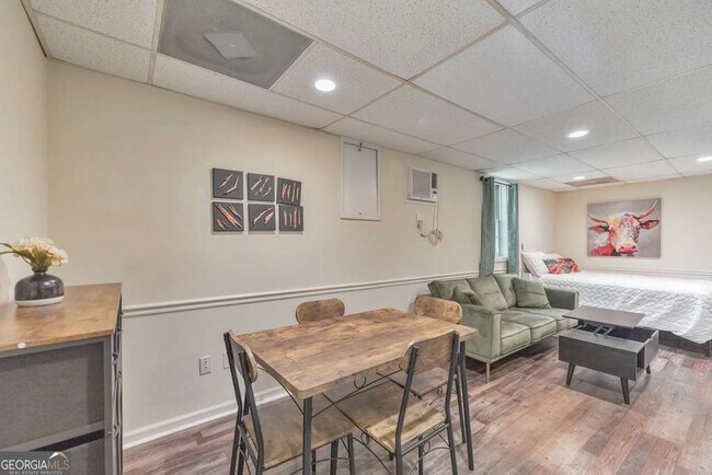 Foto del edificio - 1502 Rockcrest Way