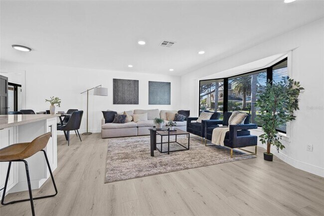 Foto del edificio - 4495 Clearwater Harbor Dr