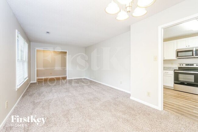 Foto del edificio - 5312 Carolwood Dr