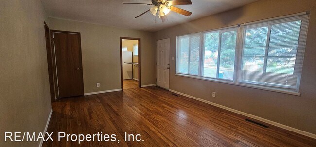 Building Photo - 3 br, 1 bath House - 123 Lawrence Ave