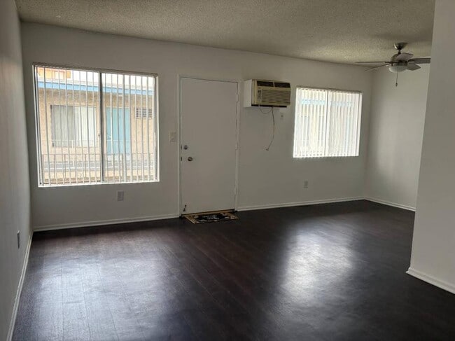 Building Photo - 1.0 bedroom in Los Angeles California 91343