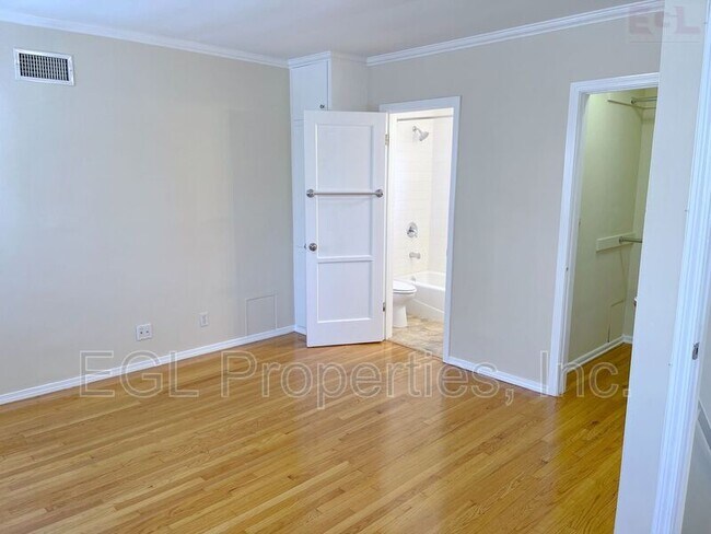 Building Photo - 1503 Manning Ave