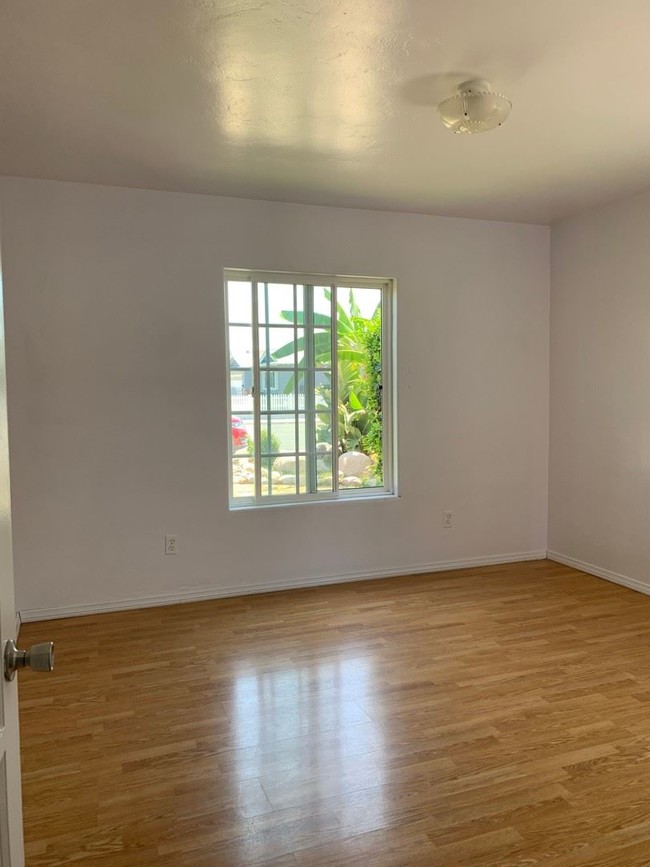 Building Photo - 3 br, 1 bath House - 932 5th Avenue