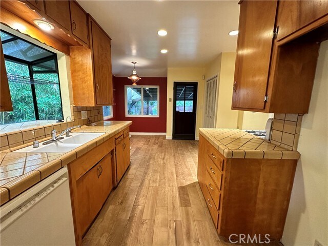 Foto del edificio - 1480 N Mills Ave