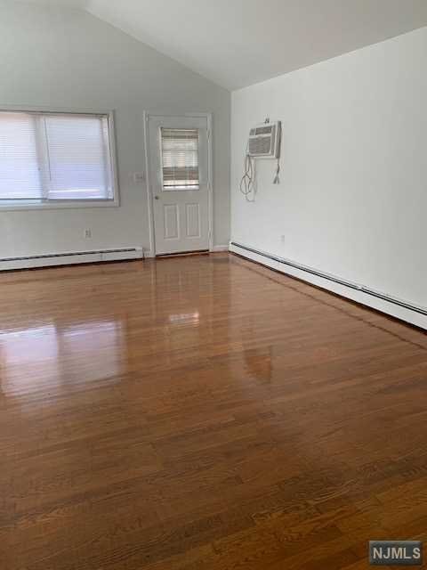 Building Photo - 2455 3rd St