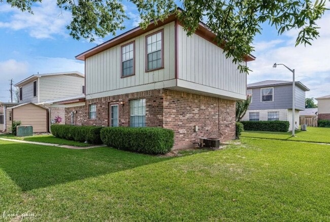 Building Photo - Bossier City! Clean 2 bedroom/2 bath!