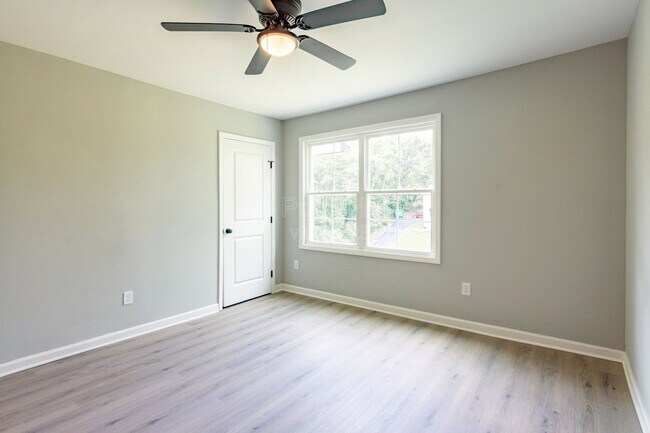 Foto del edificio - 400 Gallery Ln