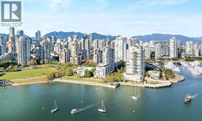 Building Photo - 1383 Marinaside Crescent