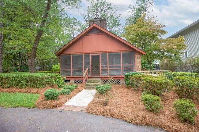 Foto del edificio - Cottage life in Southern Pines