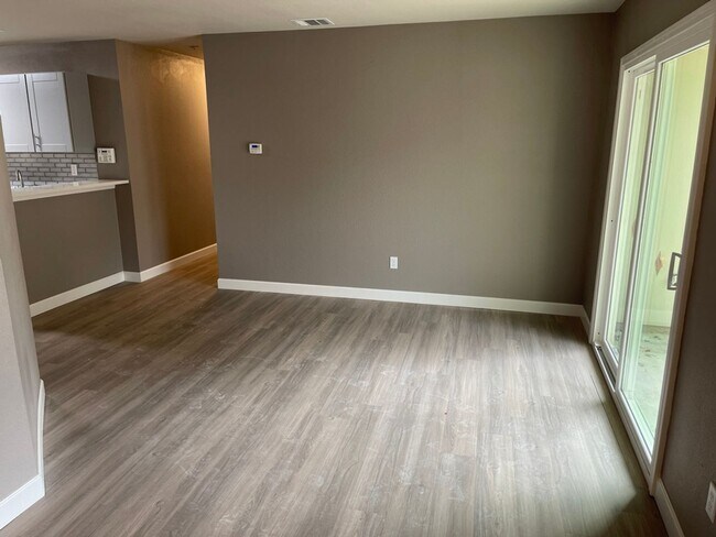 Foto del edificio - Remodeled 3/2 in near MoPac and Parmer Ln