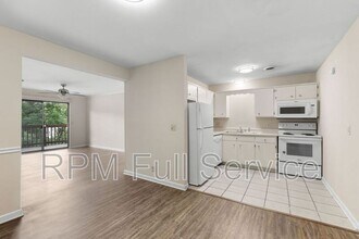 Building Photo - 135 Hicks Rd